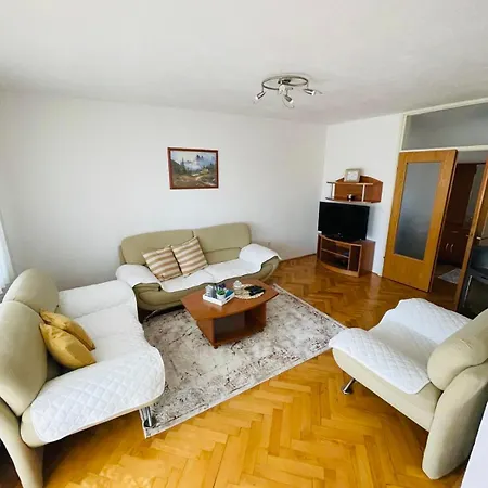 דירה Apartman Centar 2 *